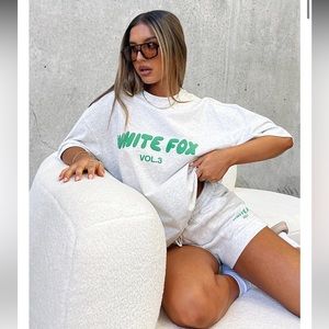White Fox Offstage Oversized Tee Glacier Grey size S/M Brand New with Tags!